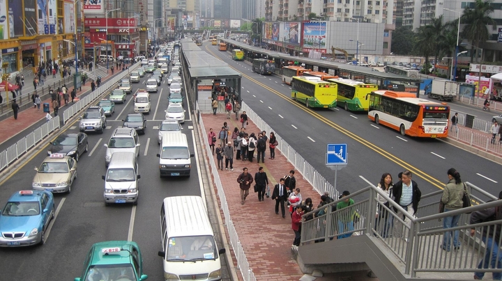 Guangzhou BRT station.JPG